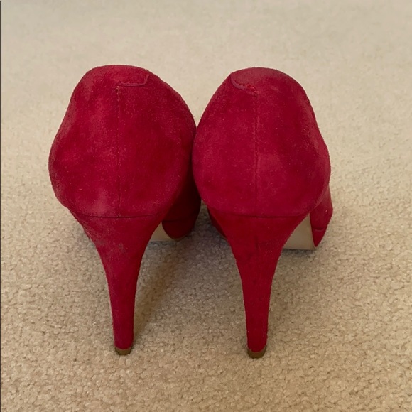Red suede shoes! - Picture 2 of 4